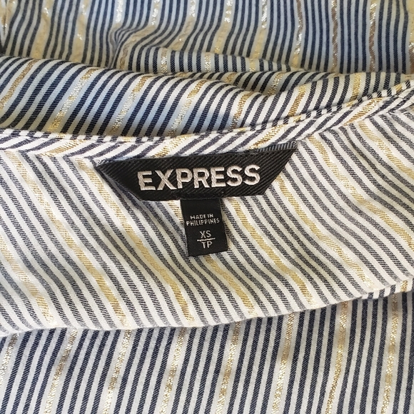 EXPRESS Cold Shoulder Tie Cuff Top - Picture 4 of 4